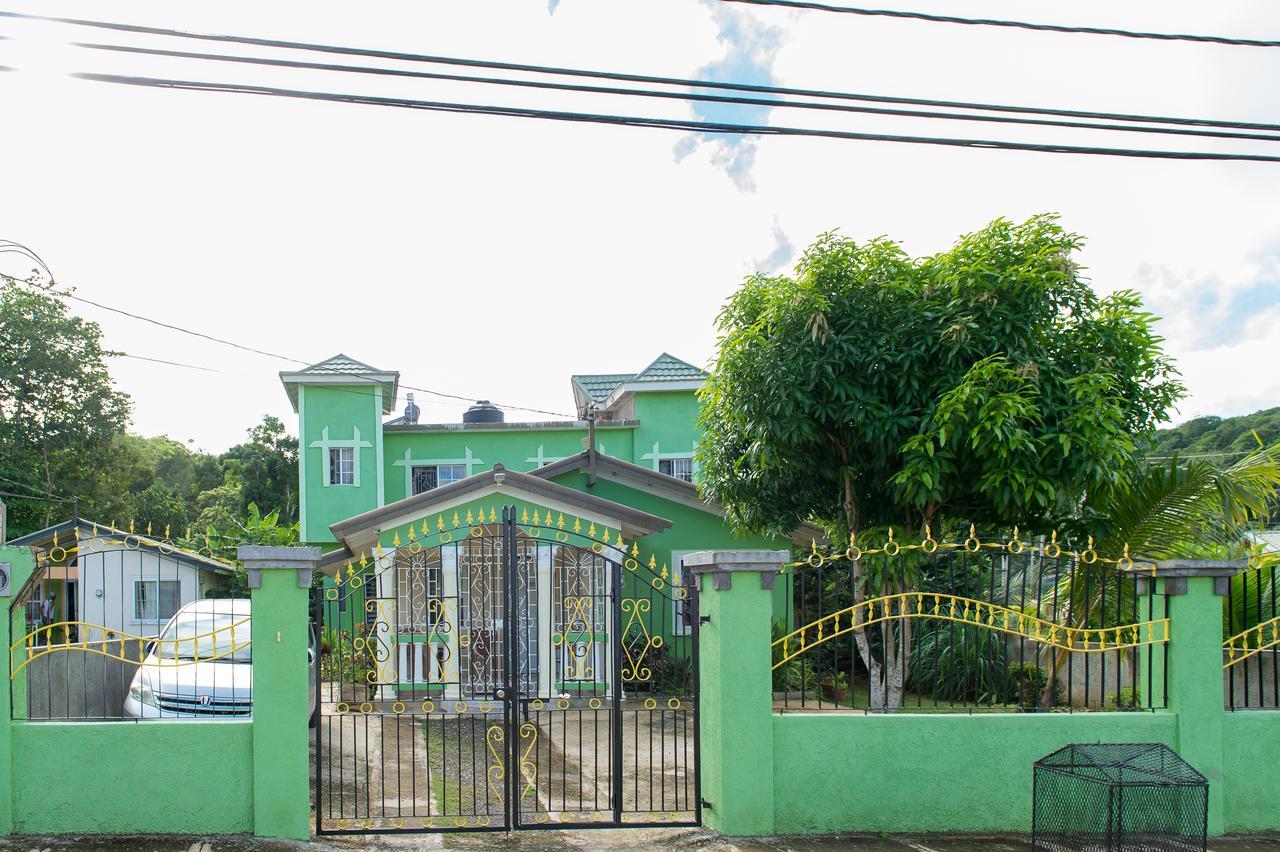 Relax In Sunny Montego Bay, Jamaica Homestay *