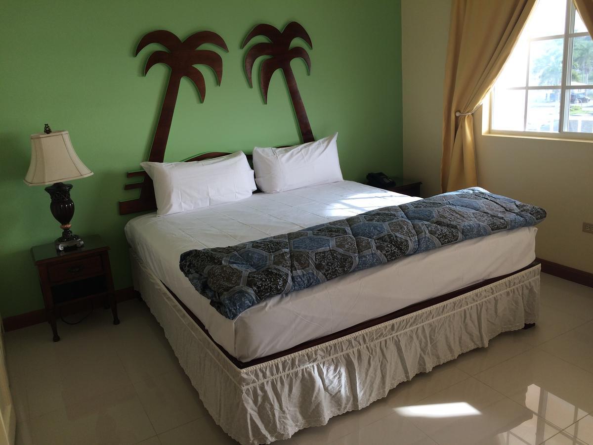 Hotel Glistening Waters 3*