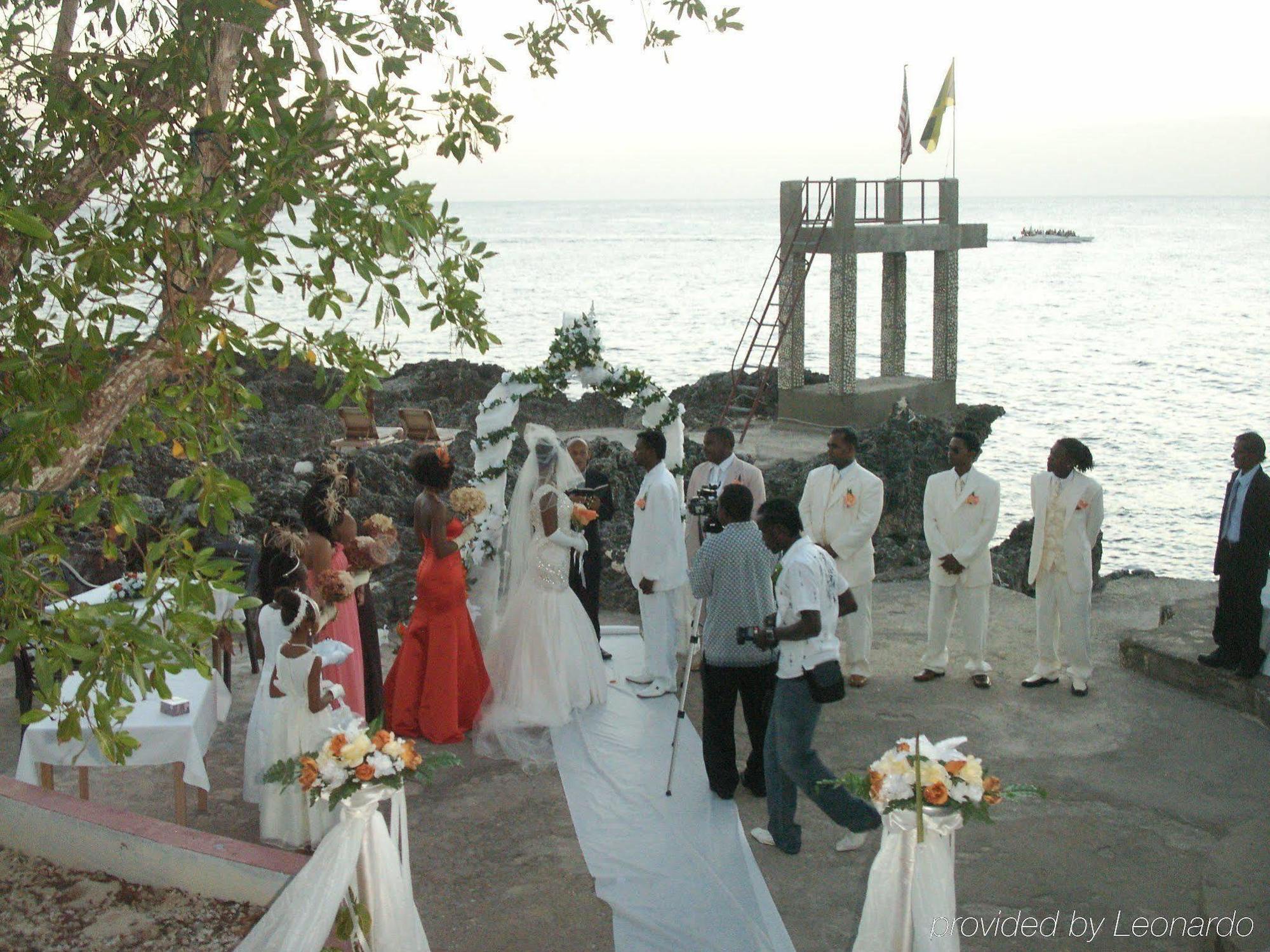 Sunset On The Cliffs Hotel