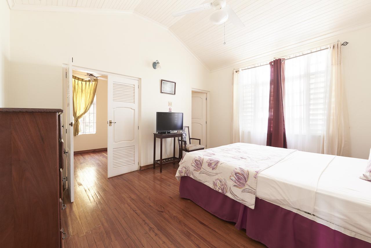 Bed & Breakfast City View