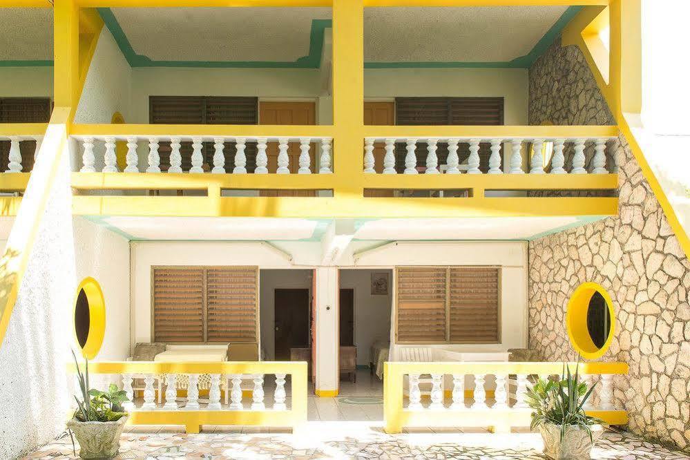 The Golden Sunset Hotel 2*