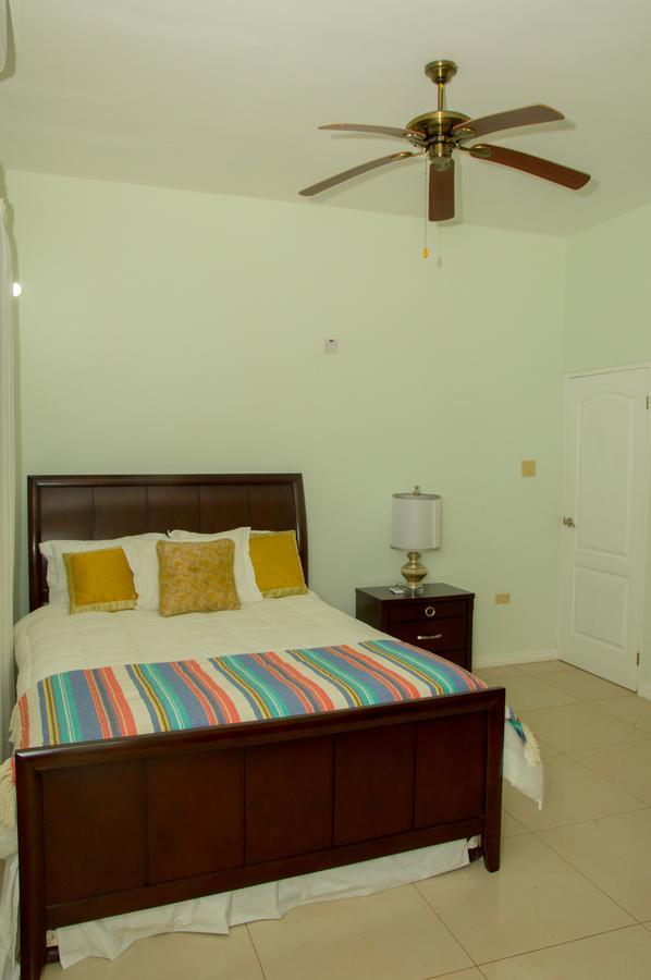 Pen Hall Bnb Ocho Rios Bed & Breakfast Runaway Bay
