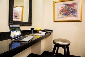 Terra Nova Hotel Kingston