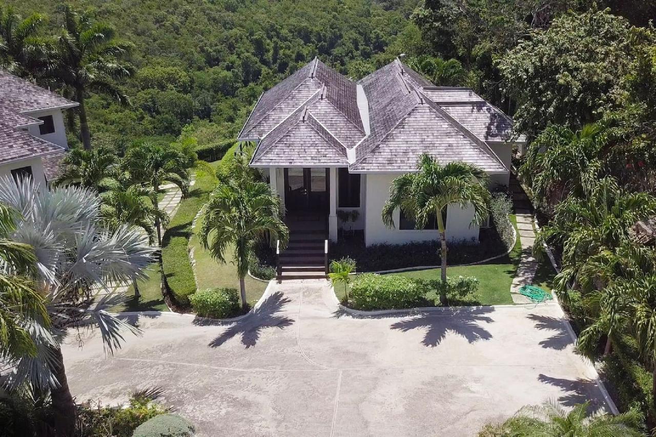 Luxury Sleeps 6, Access, Villa *