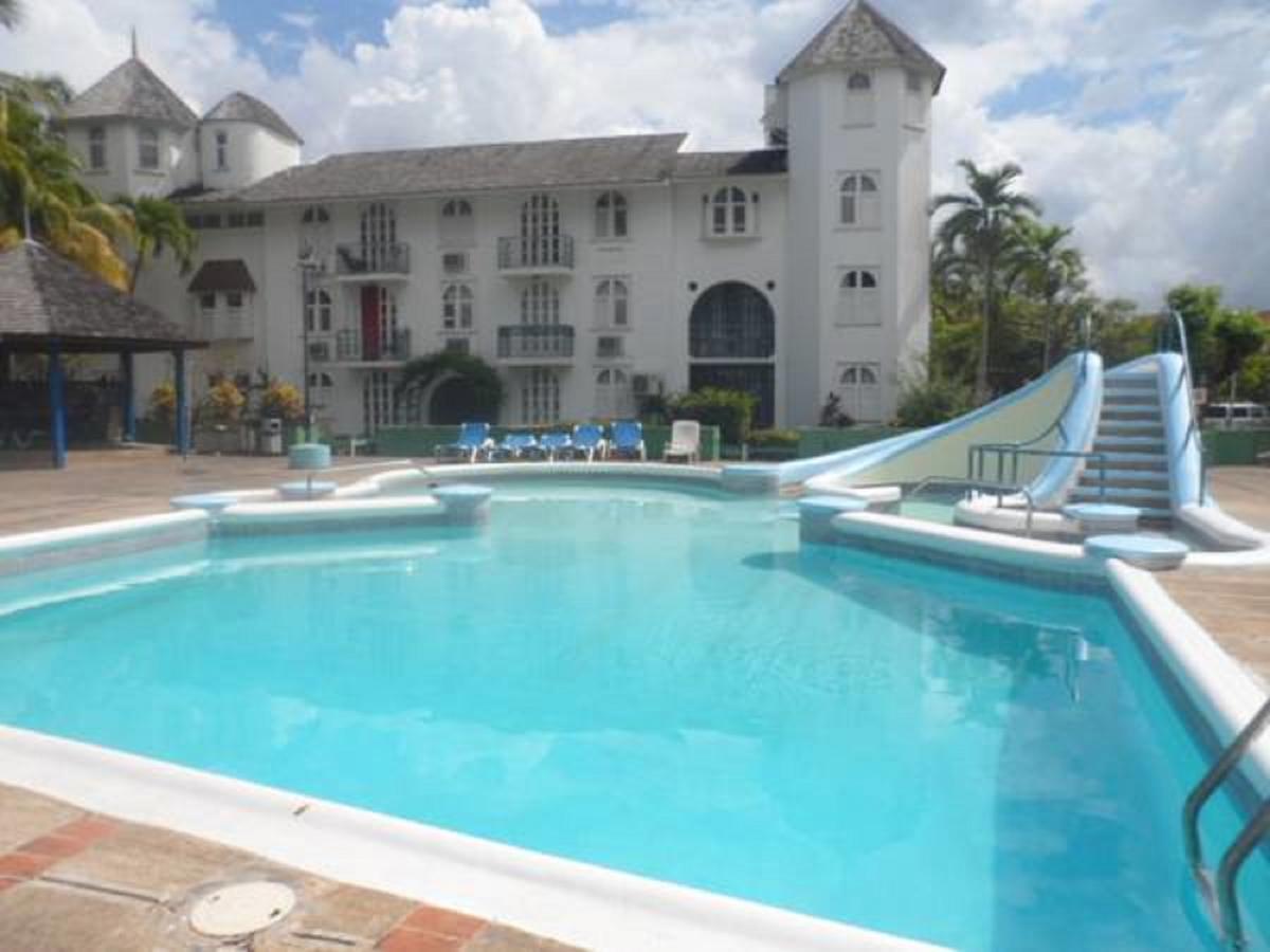 Dunn's At Sandcastles * Ocho Rios