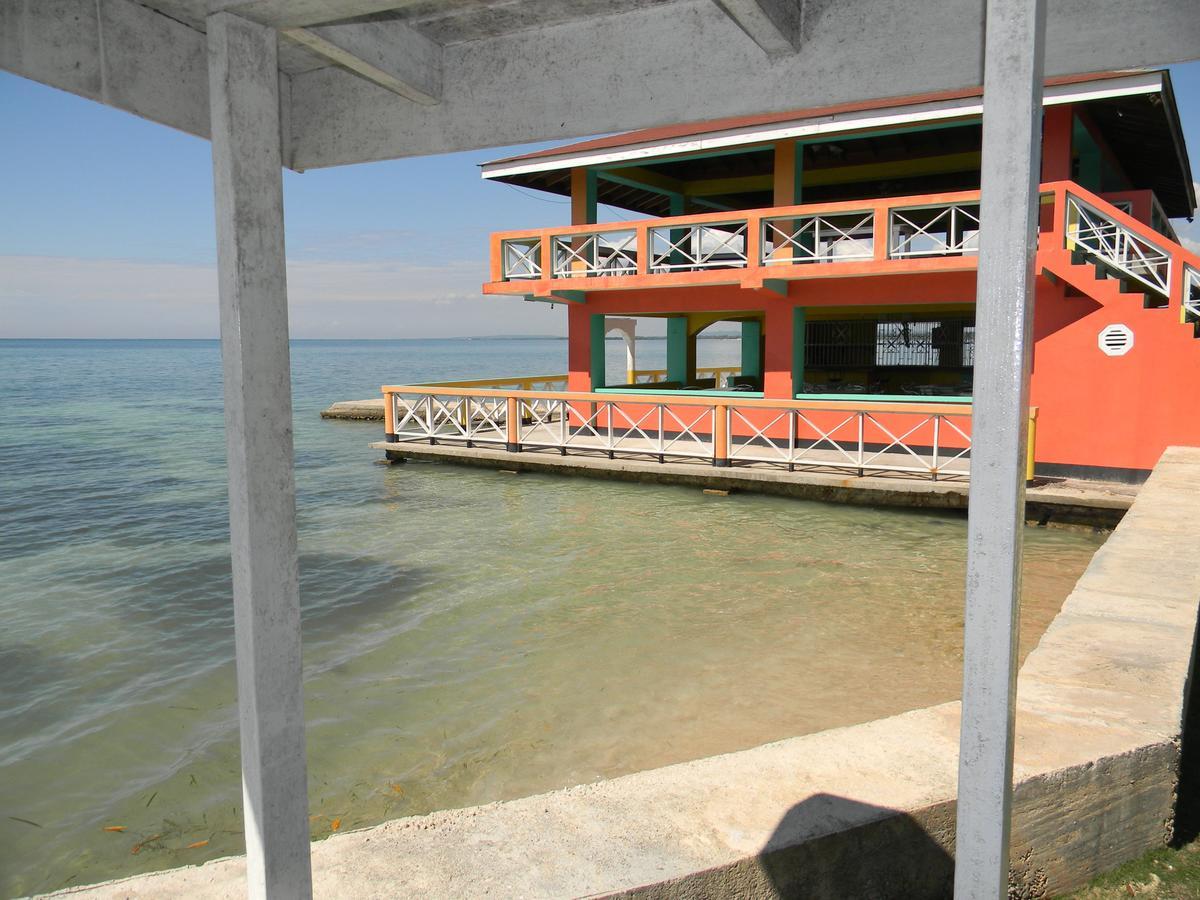Bay Hotel