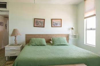 Skysuite Beachfront Club Apartment *