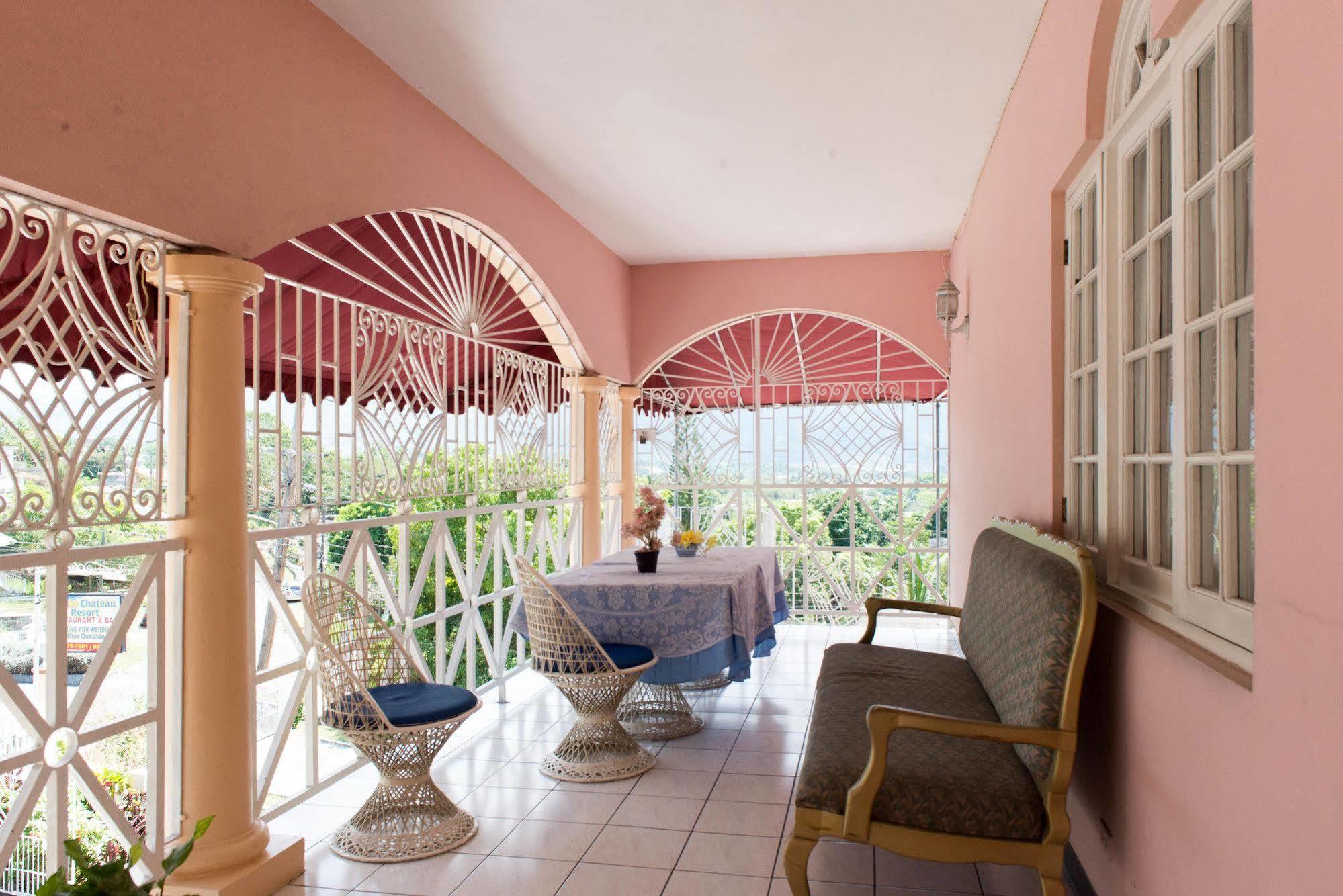 Hotel Gibb's Chateau Montego Bay