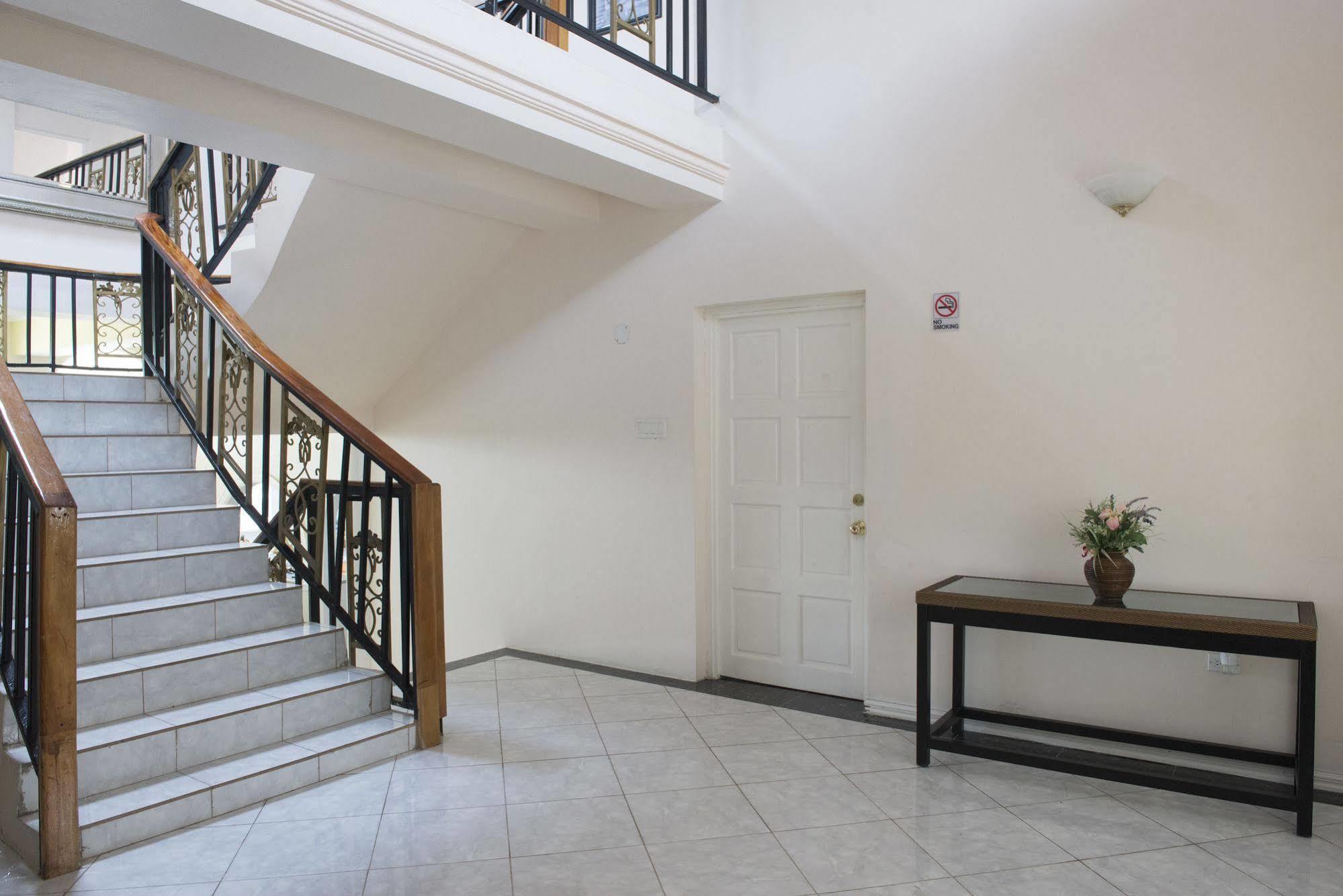 Celebrity Jamaica Guest house Montego Bay