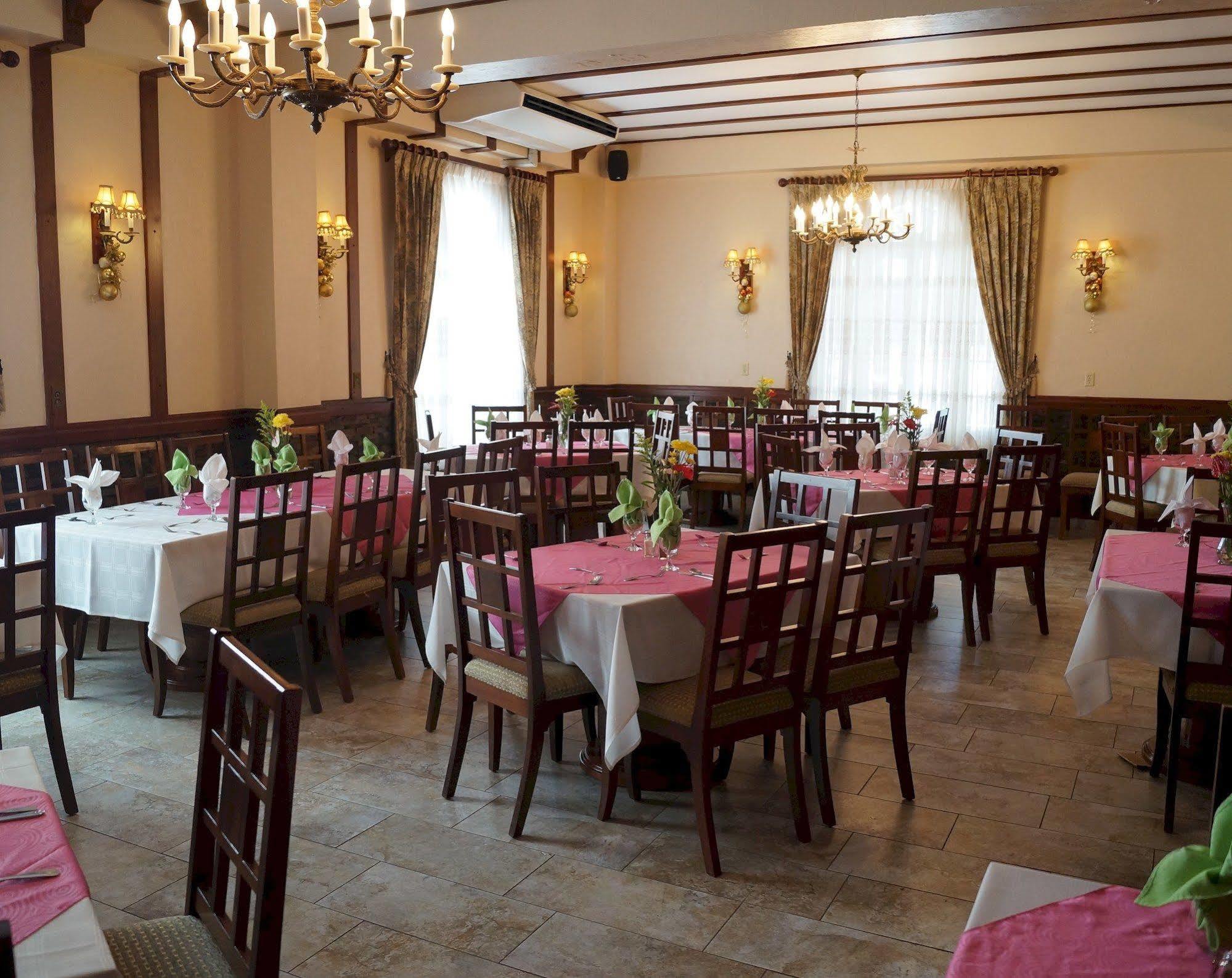 Four Seasons 3*