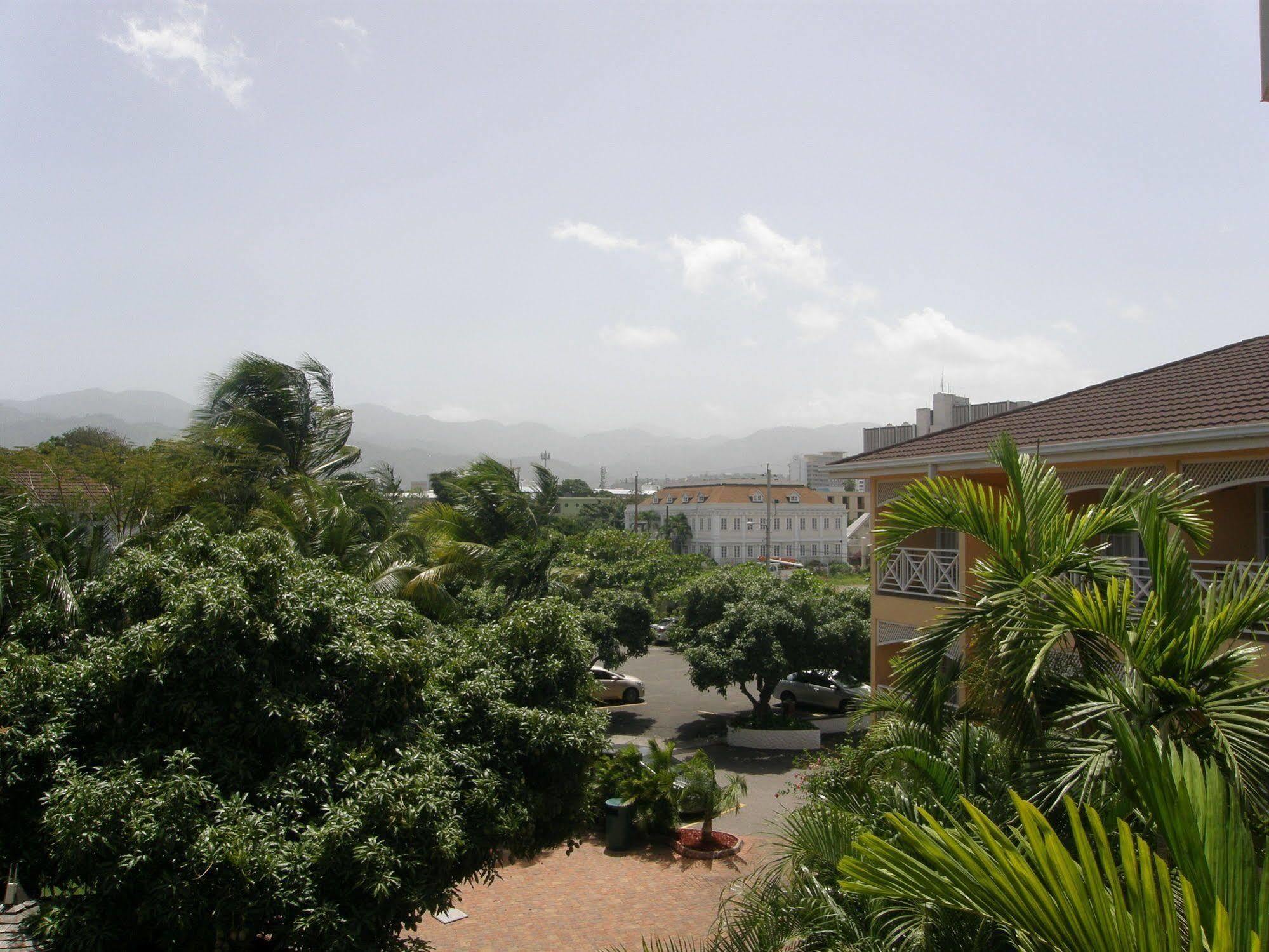 Four Seasons Hotel Kingston