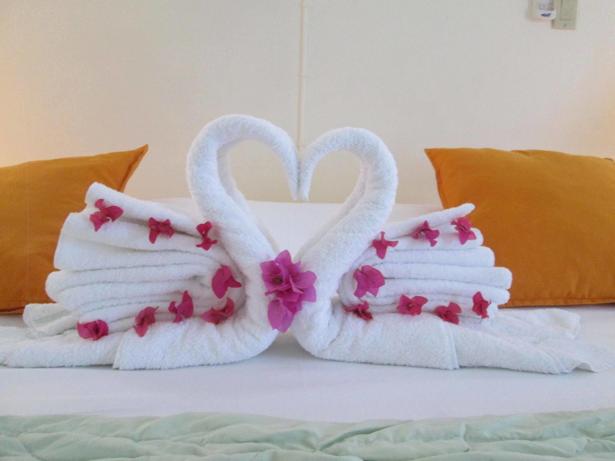 Paradise Inn 2*