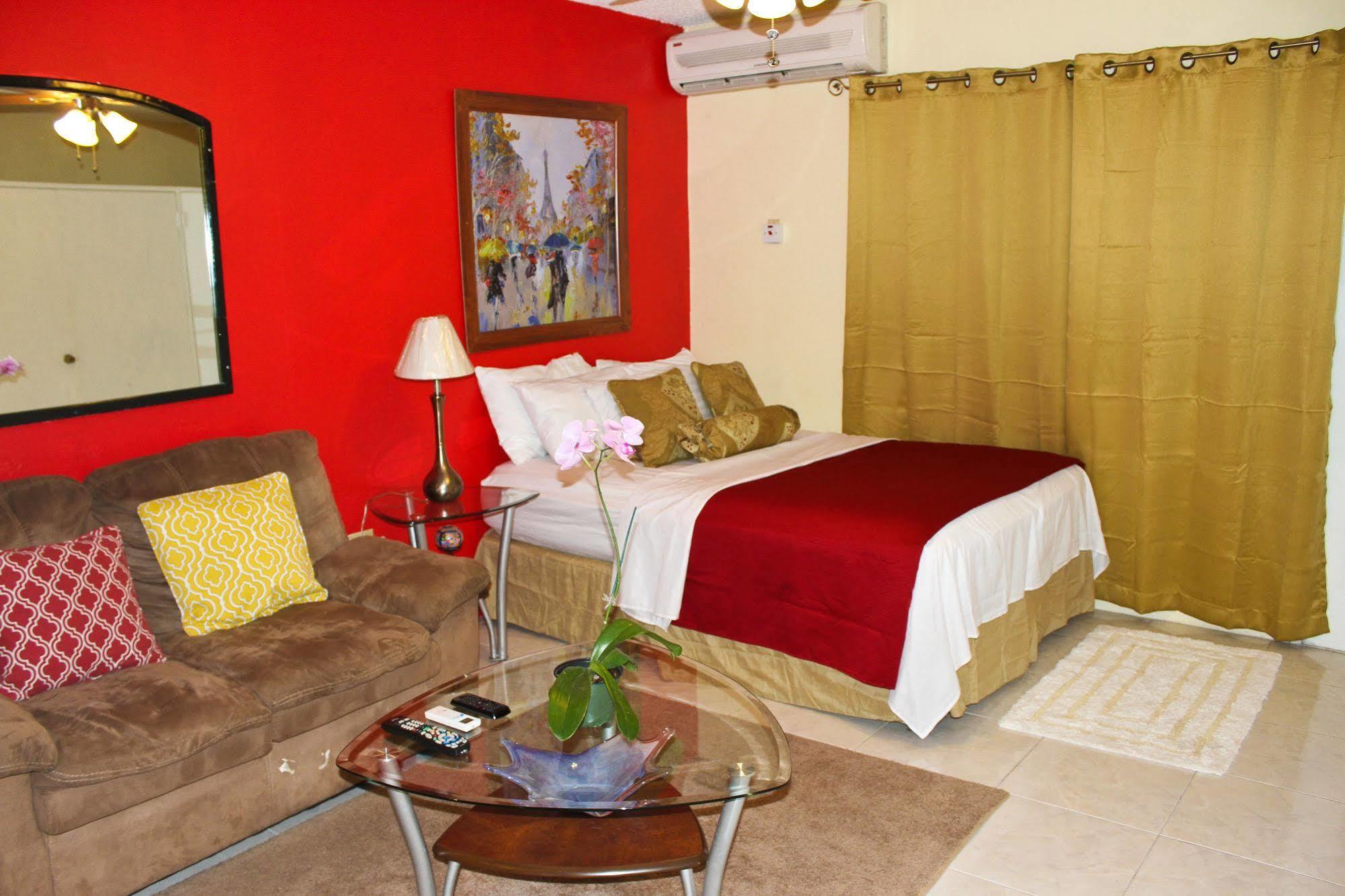 Sunset Strip Acadia Apartment *