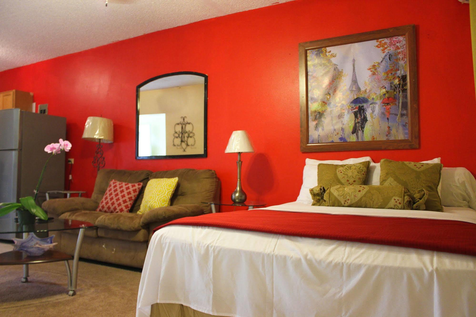 Sunset Strip Acadia Apartment