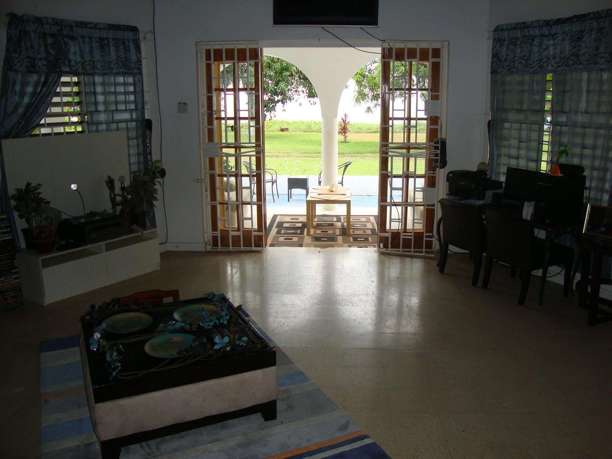 Hotel By The Sea Vacation And 3*