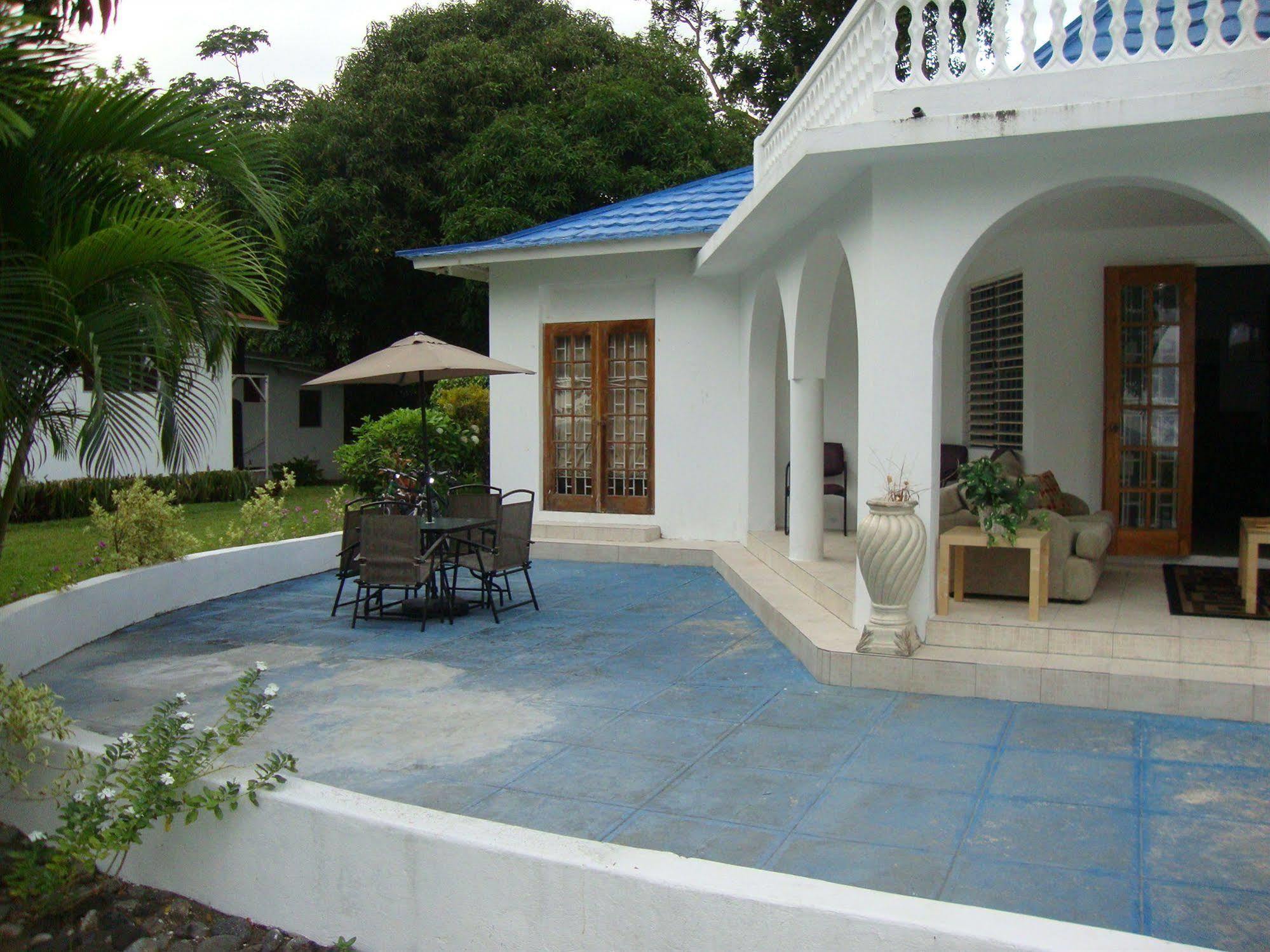 By The Sea Vacation And Hotel Port Antonio
