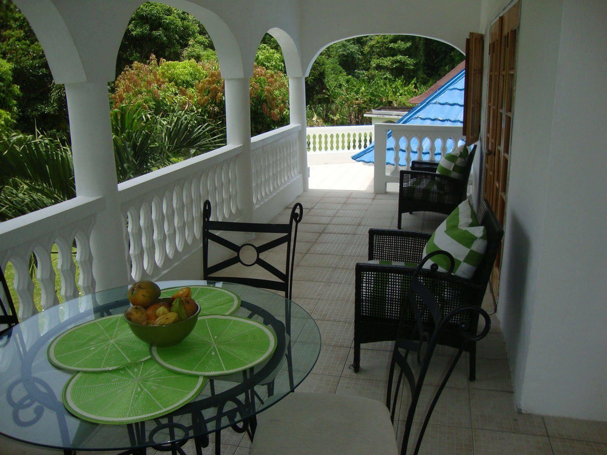 By The Sea Vacation And Hotel Port Antonio