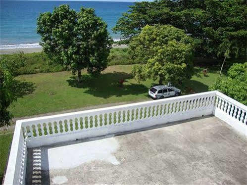 By The Sea Vacation And Hotel 3*