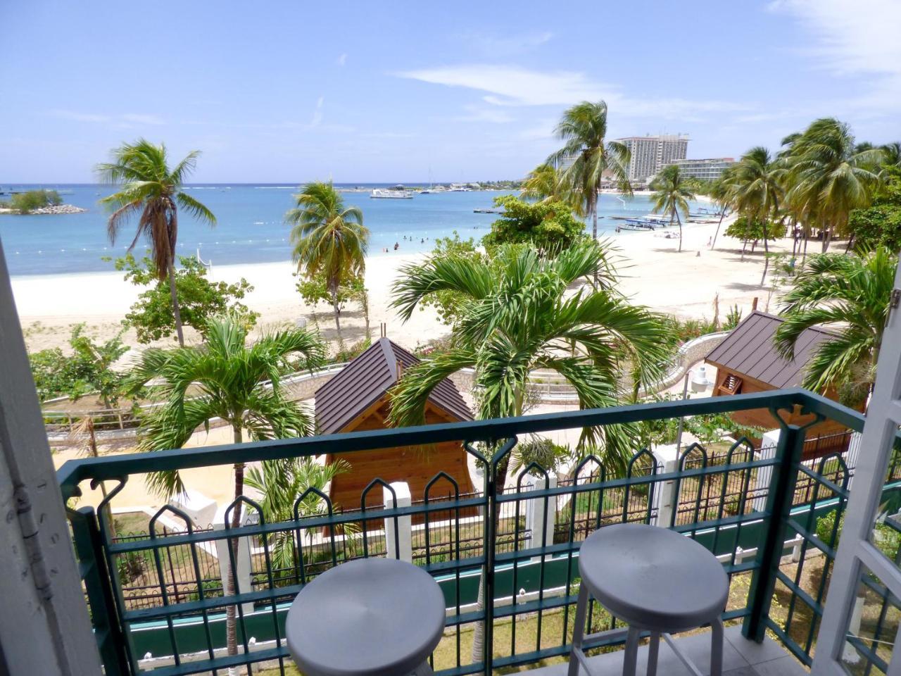 Apartment Beach Two Bedroom Loft C29