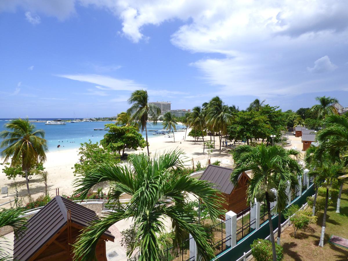 Beach Two Bedroom Loft C29 *