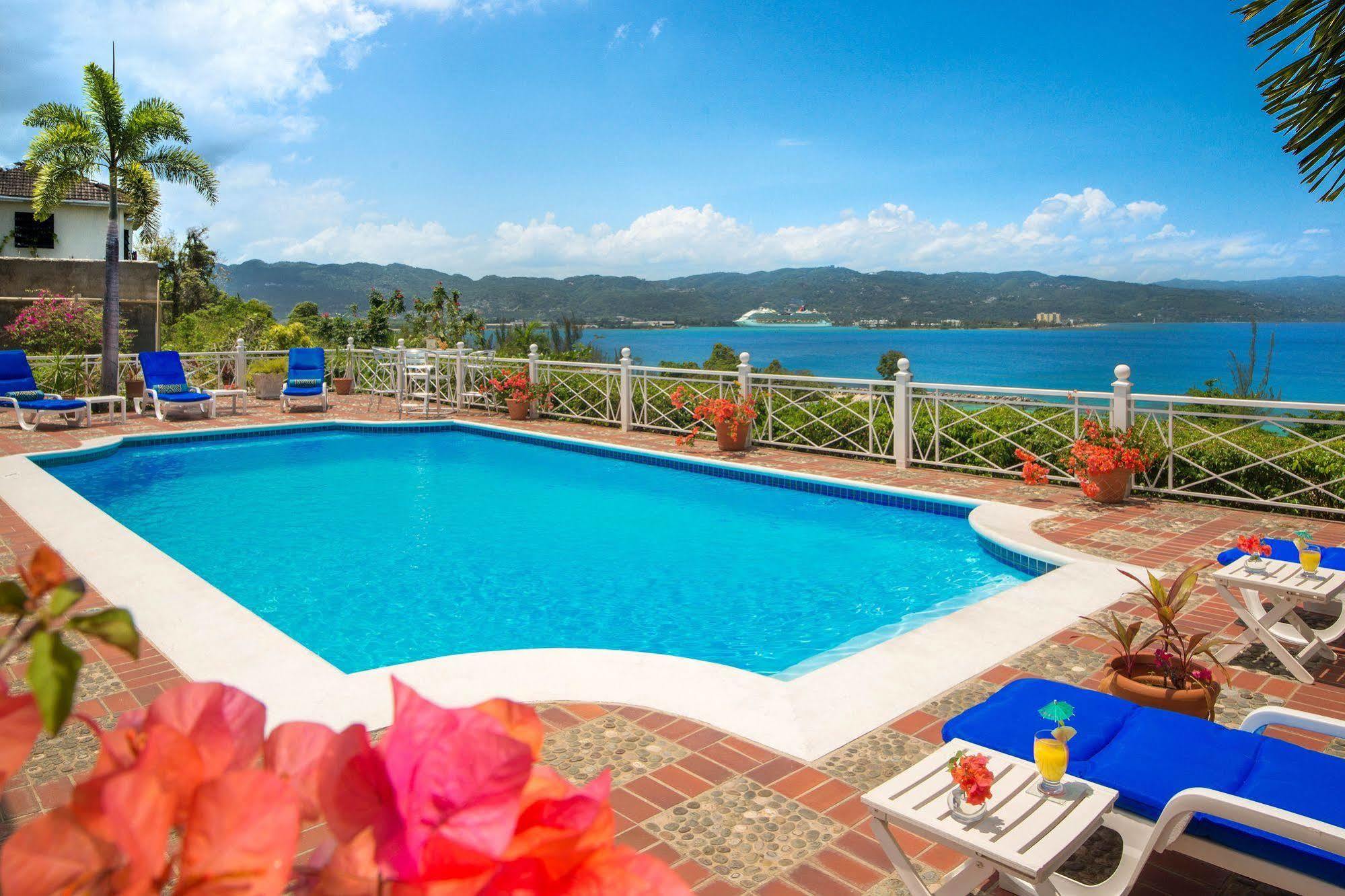 Bed & Breakfast Polkerris Montego Bay