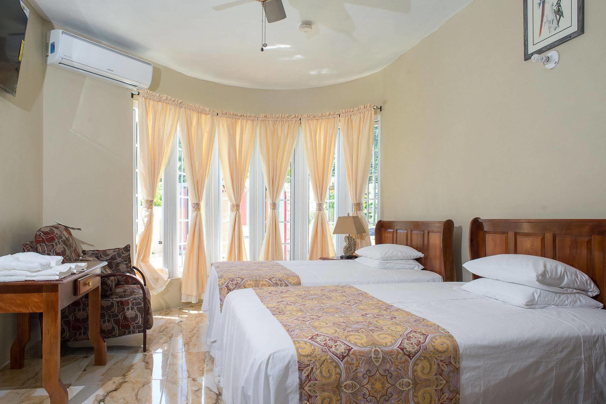 Homestay Waters Edge