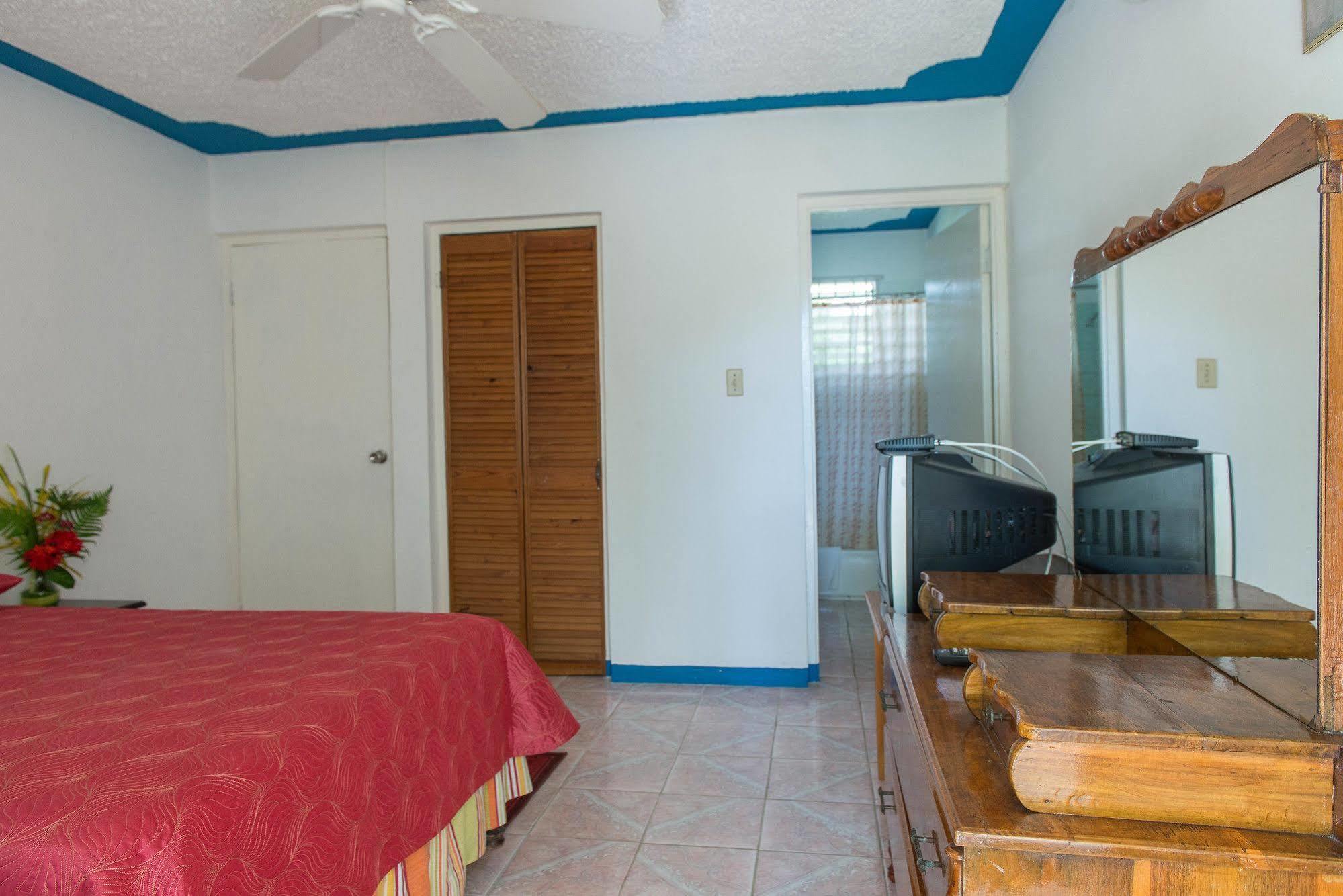 Golden Sunset Villas Negril