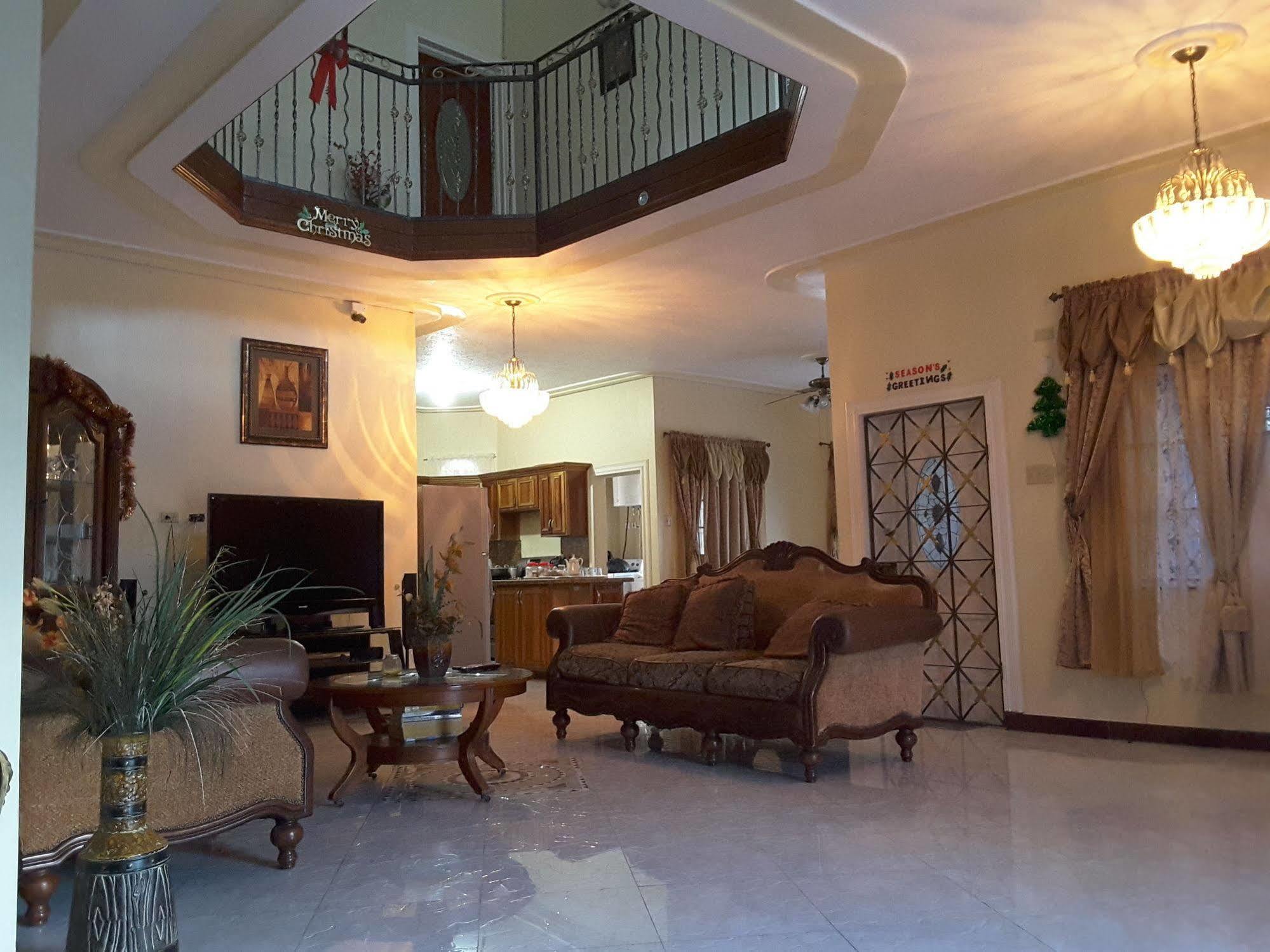 Cazwin Gasthof Montego Bay