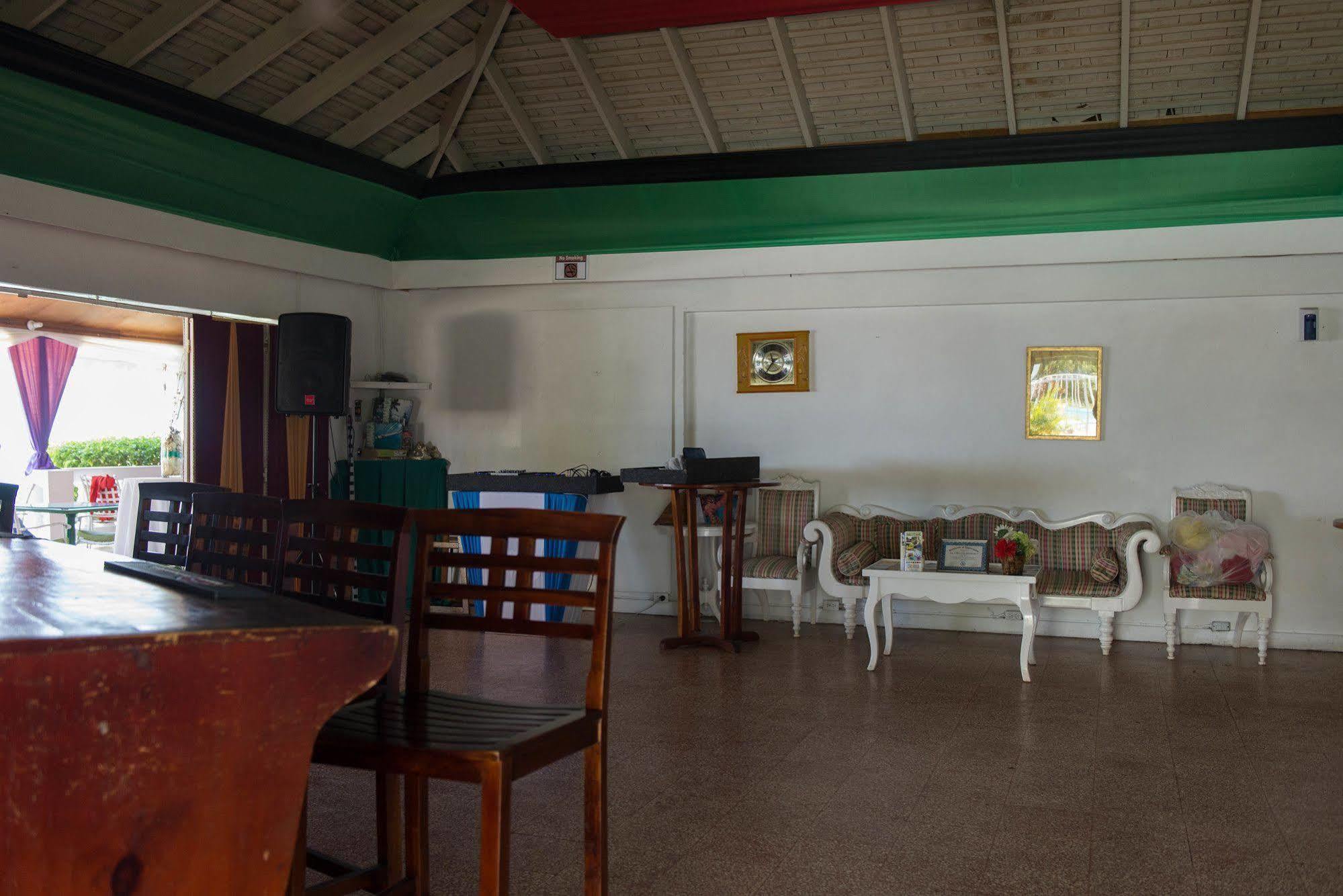 Sky Lounge Beach Studio *