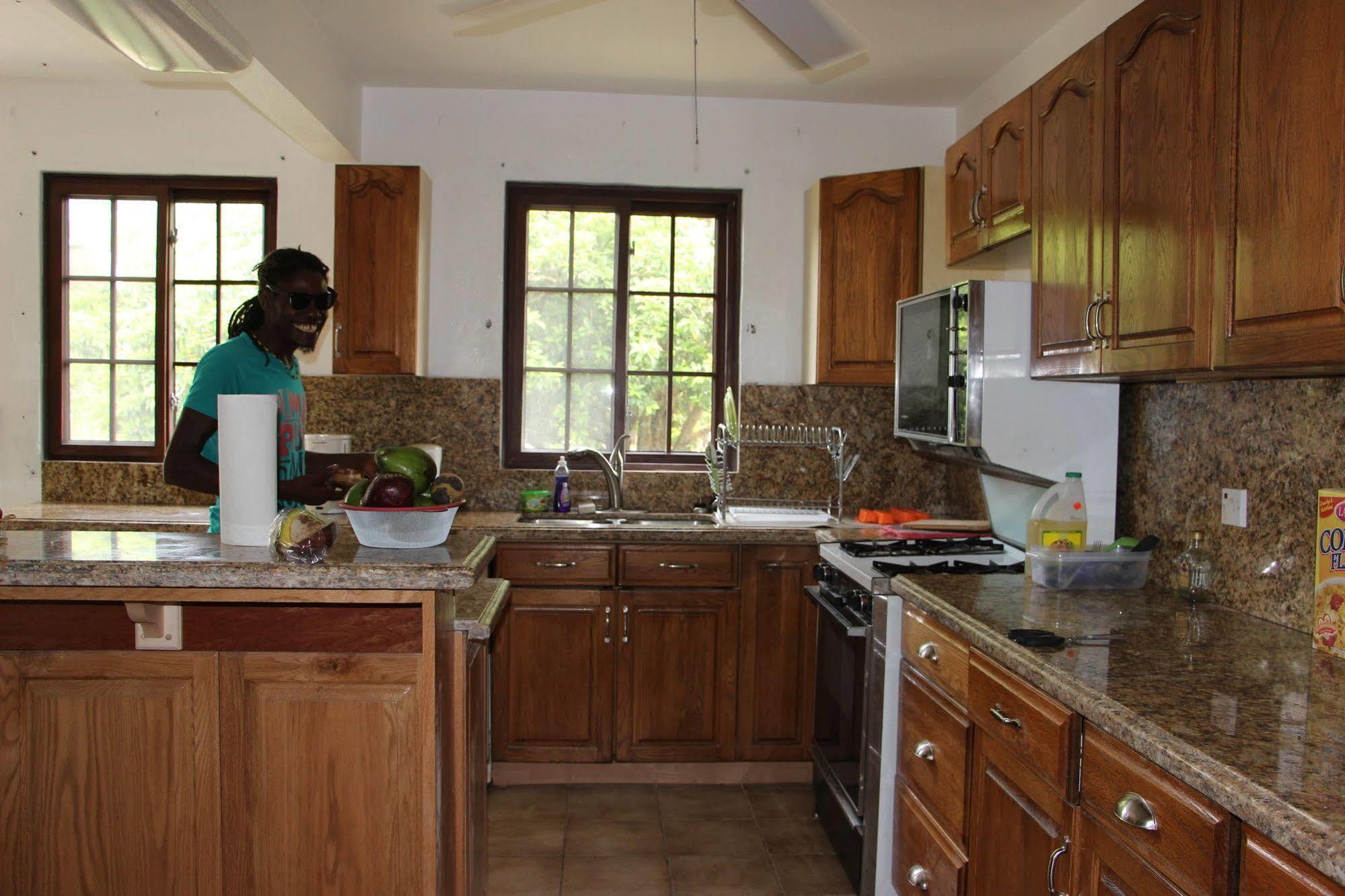 Hotbox & Breakfast - Hotel 4*
