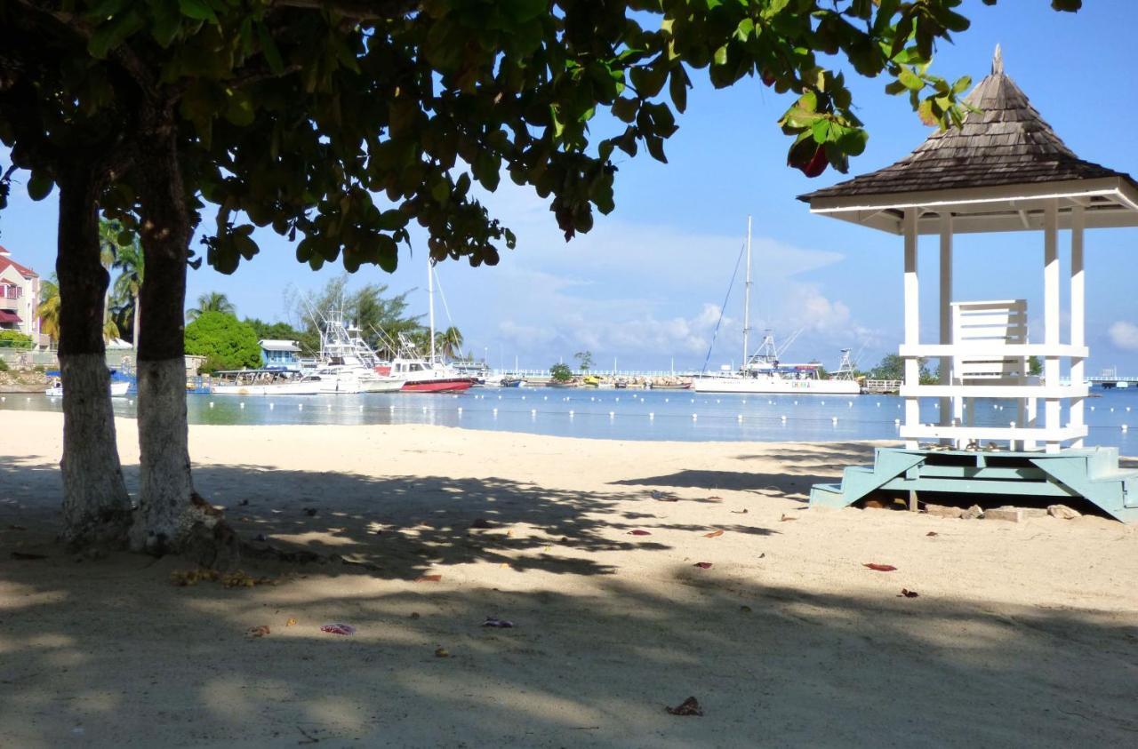 Beach One Bedroom C15 Ocho Rios