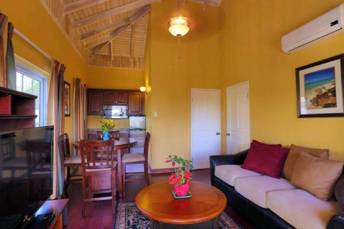 Tropical Lagoon 3*