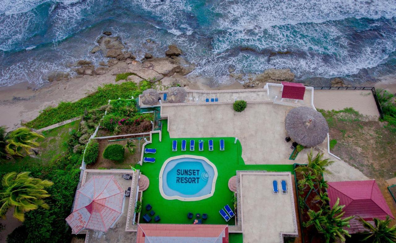 Beyond Sunset & Bed & Breakfast Treasure Beach