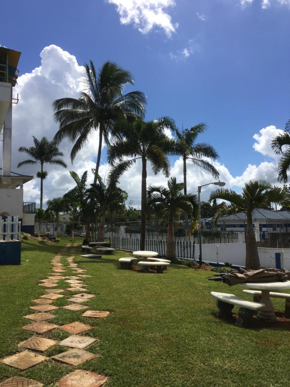 Tropics View Jamaica Hotel *
