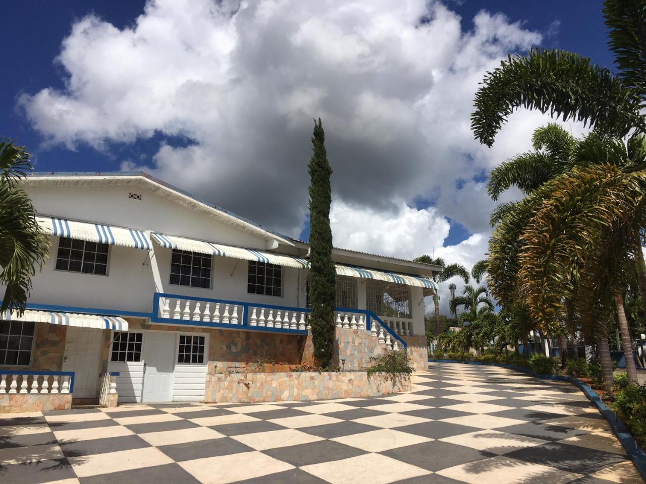 Tropics View Jamaica Hotel *