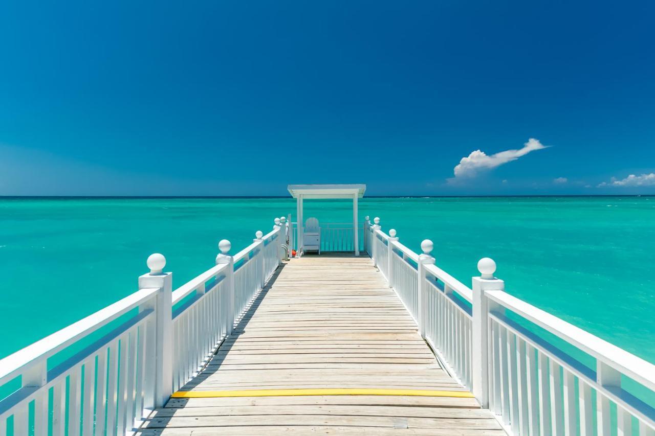 Resort Grand Decameron Cornwall Beach, A Trademark All-Inclusive Resort