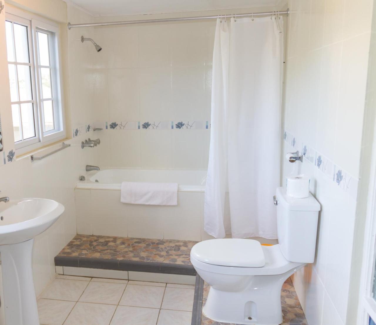 Golden Sands Guest house Treasure Beach