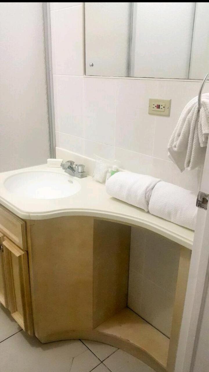 Pen Hall Bnb Ocho Rios Bed & Breakfast