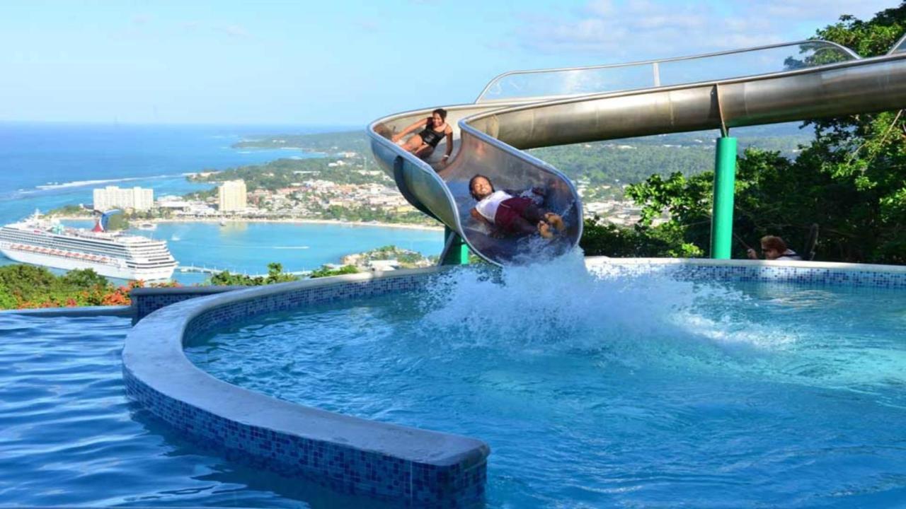 Pen Hall Bnb Ocho Rios Bed & Breakfast