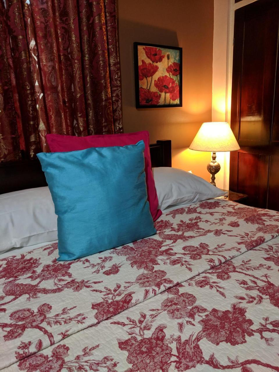 Ultimate Freedom Bed & Breakfast *