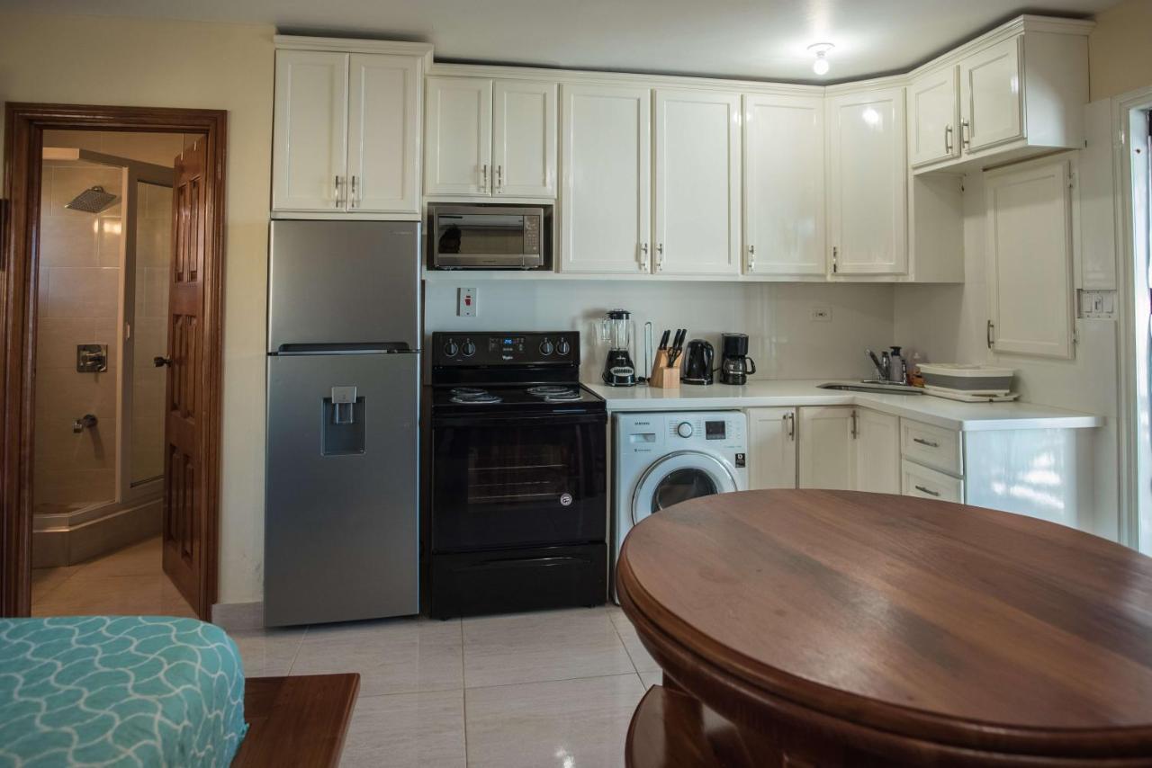 Point Village Apartment *