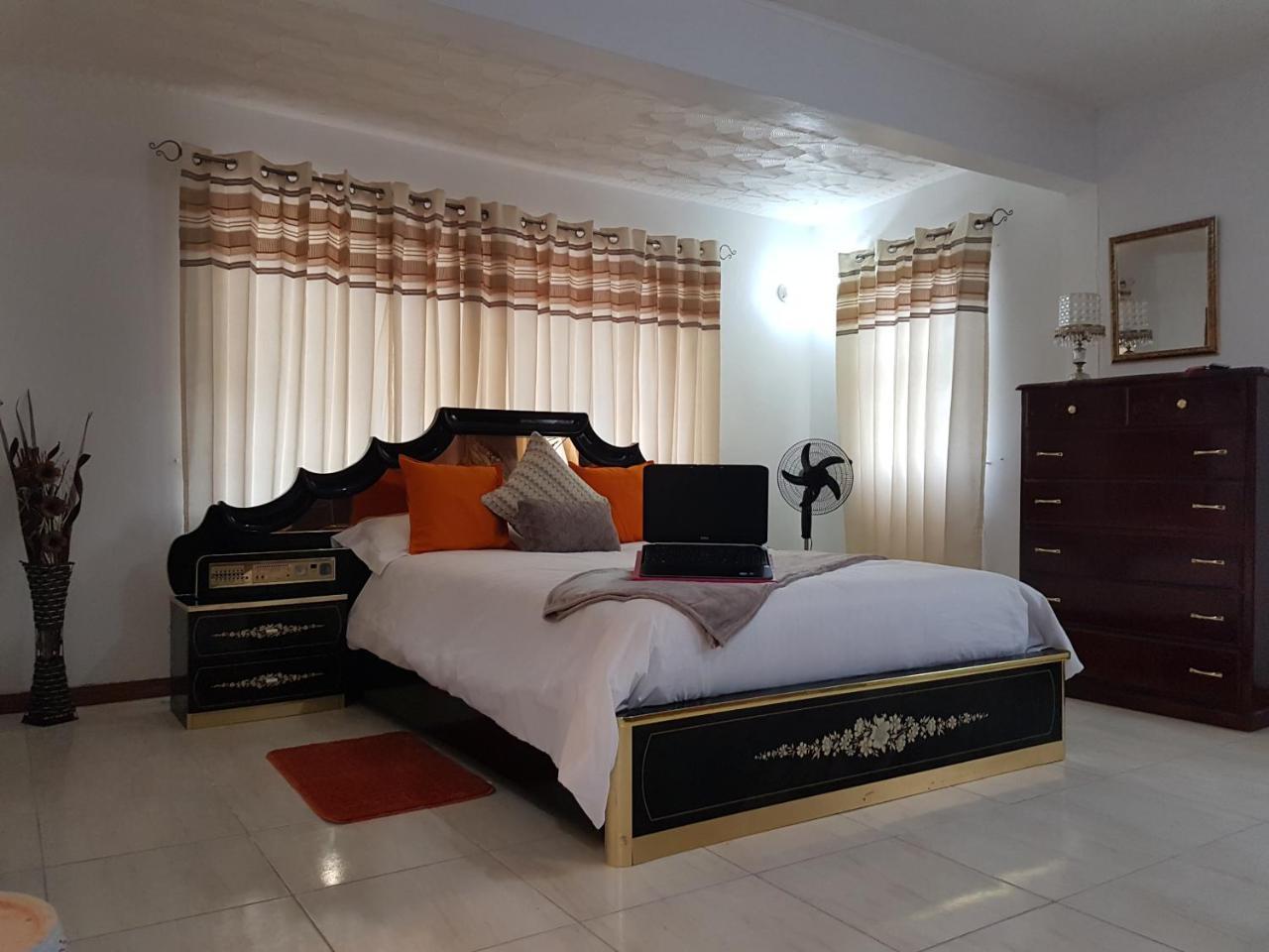 The Grove Guest house Mandeville