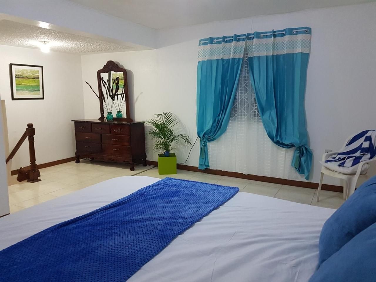 The Grove Guest house Mandeville