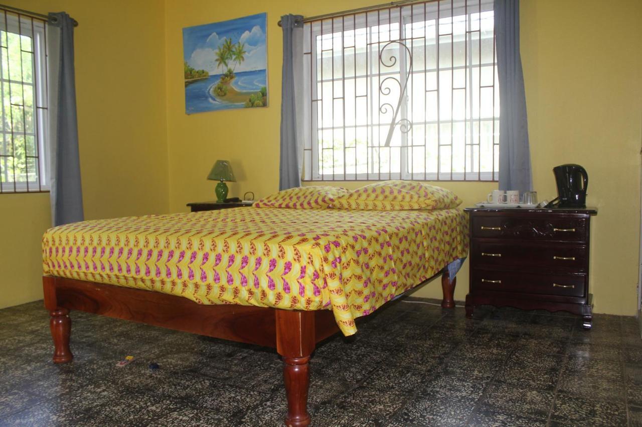 Bed & Breakfast Ritashomeawayfromhome