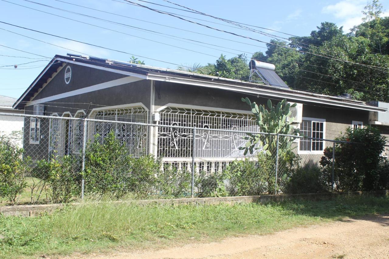 Ritashomeawayfromhome Bed & Breakfast Ocho Rios