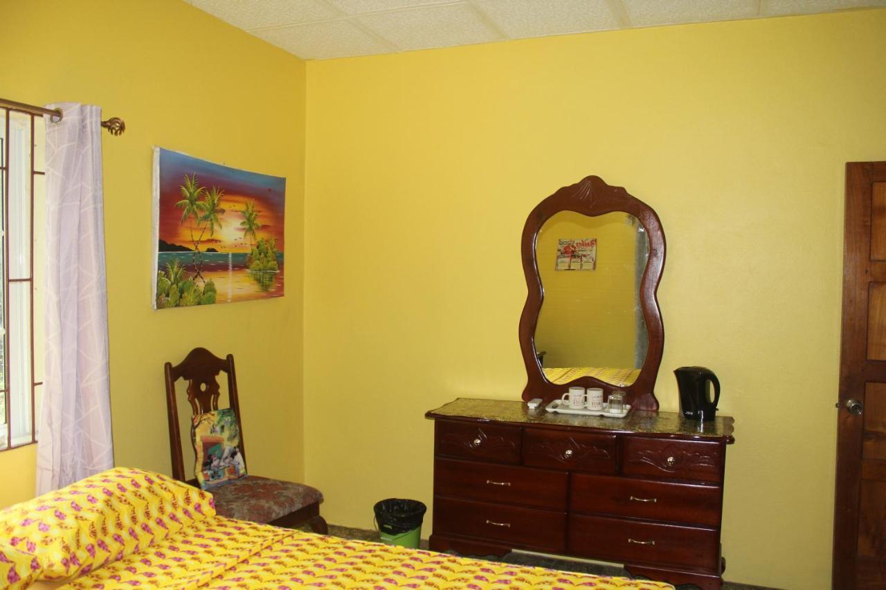 Bed & Breakfast Ritashomeawayfromhome