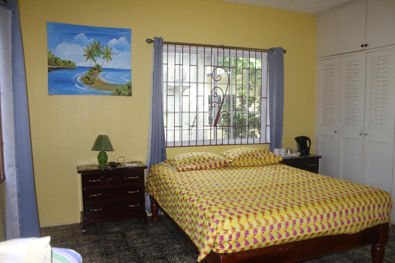 Ritashomeawayfromhome Bed & Breakfast