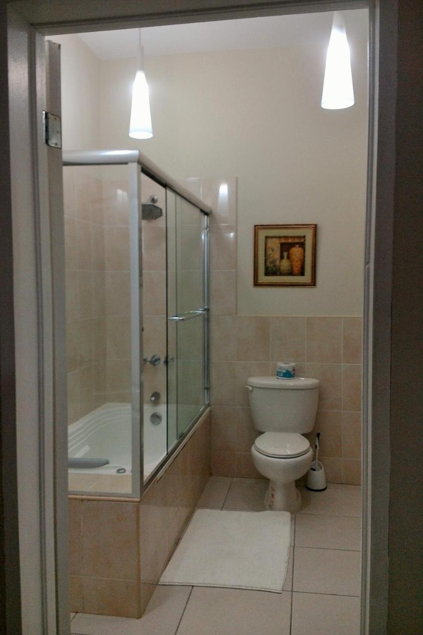 Pen Hall Bnb Ocho Rios Bed & Breakfast