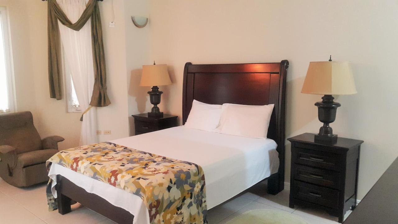 Pen Hall Bnb Ocho Rios Bed & Breakfast Runaway Bay
