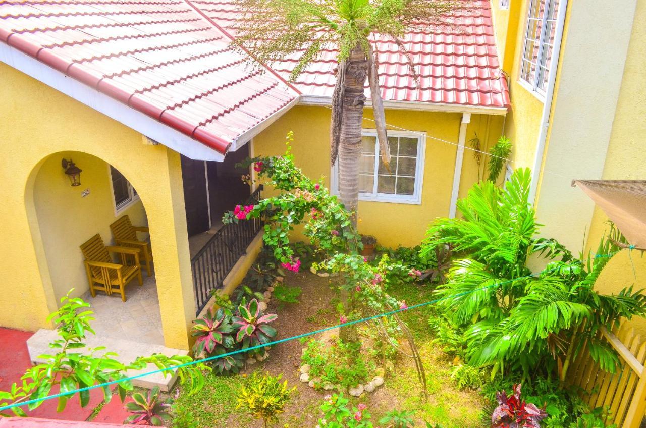 Reggae Hostel *